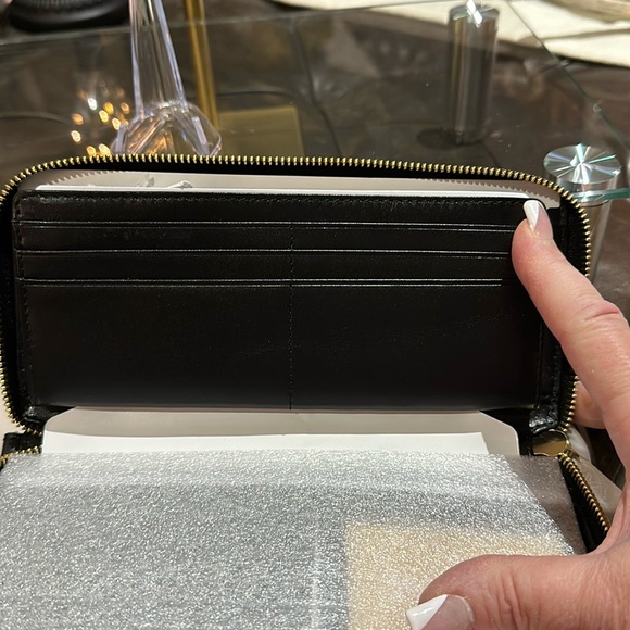 Authentic MICHAEL Michael Kors "Vivian" Travel Continental Basket Weave Wallet - Picture 9 of 13